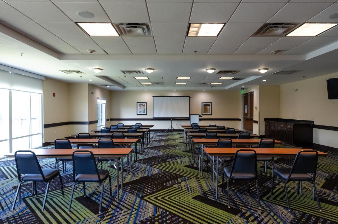 Holiday Inn Express Hotel & Suites Atlanta Airport West - Camp Creek By Ihg Exterior photo