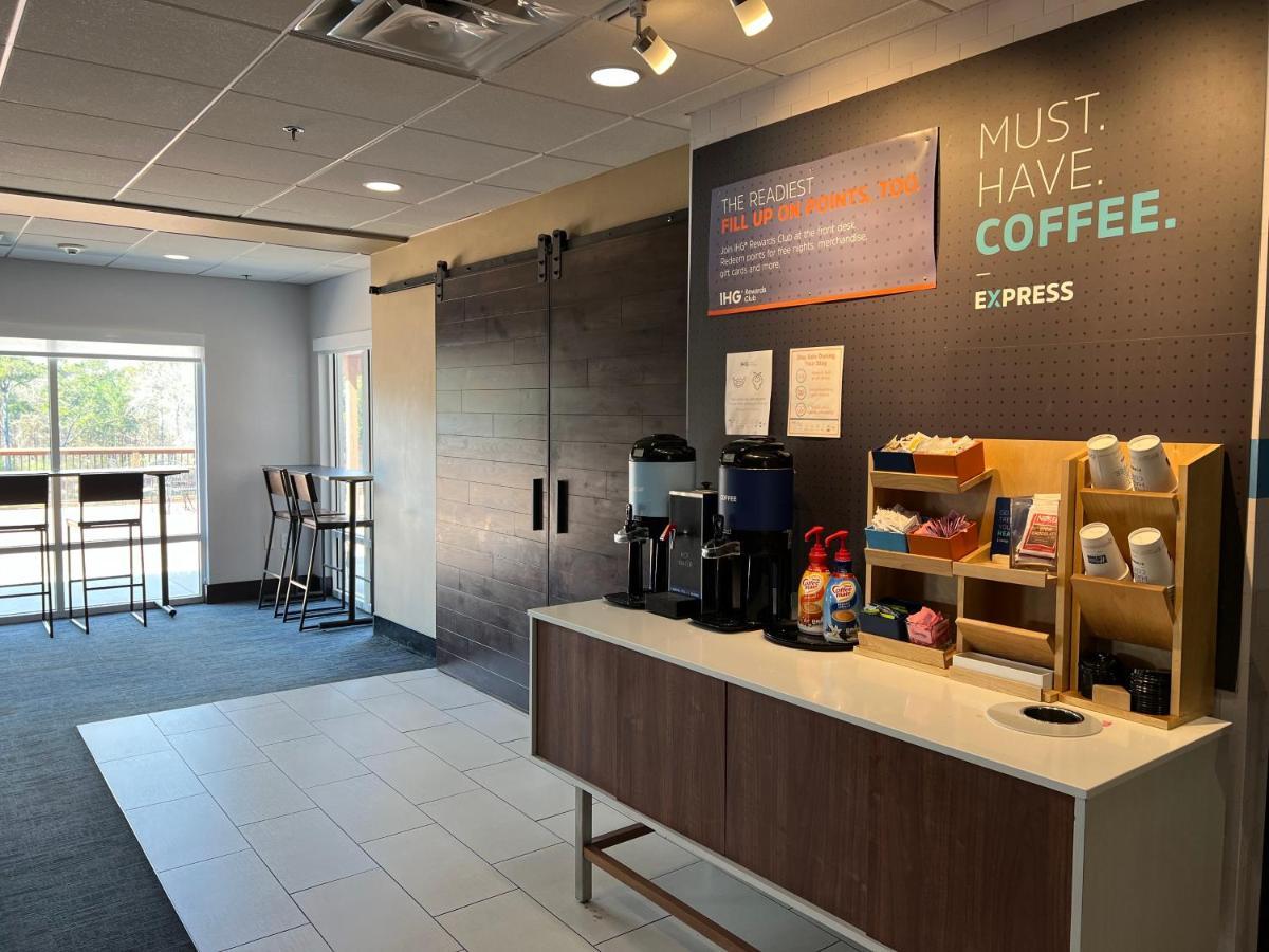 Holiday Inn Express Hotel & Suites Atlanta Airport West - Camp Creek By Ihg Exterior photo