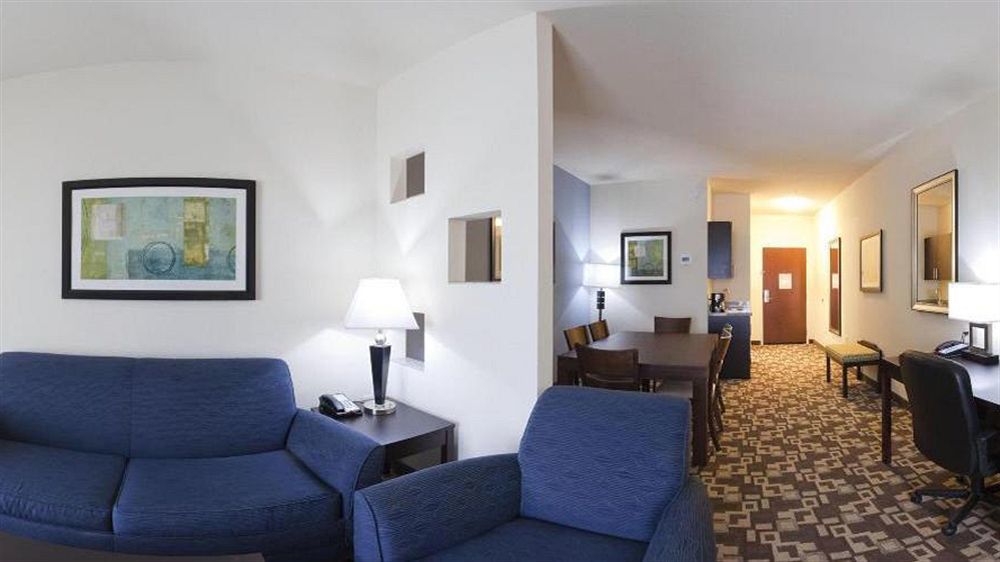 Holiday Inn Express Hotel & Suites Atlanta Airport West - Camp Creek By Ihg Exterior photo