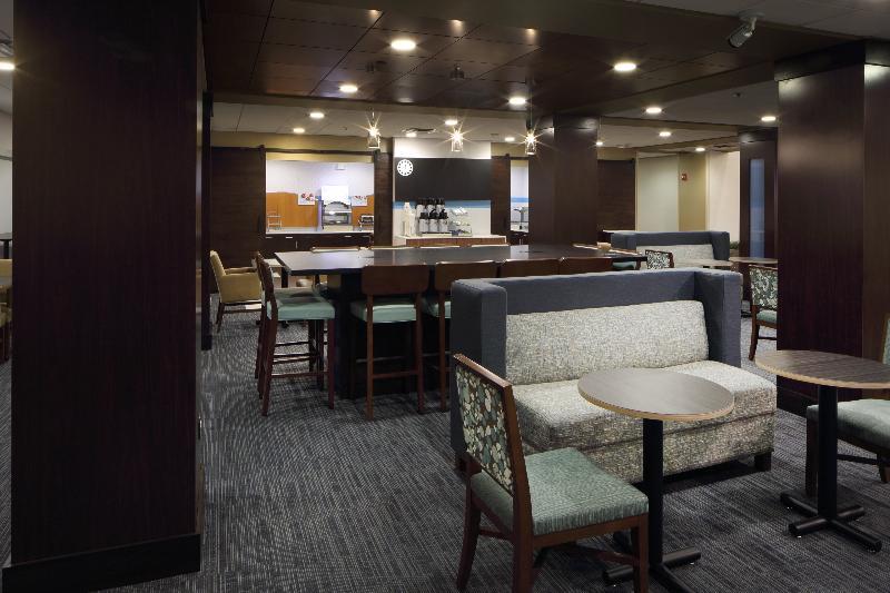Holiday Inn Express Hotel & Suites Atlanta Airport West - Camp Creek By Ihg Exterior photo
