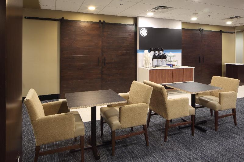 Holiday Inn Express Hotel & Suites Atlanta Airport West - Camp Creek By Ihg Exterior photo